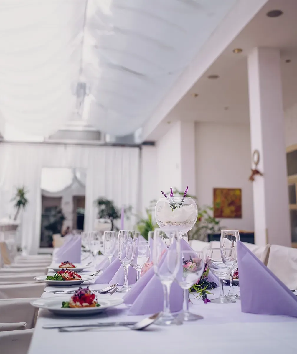 Svadobná výzdoba prestretého stola, Hotel TeleDom Košice