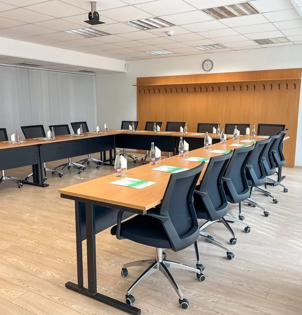 Konferenčná miestnosť v Hoteli TeleDom Košice – pripravená na firemné školenie