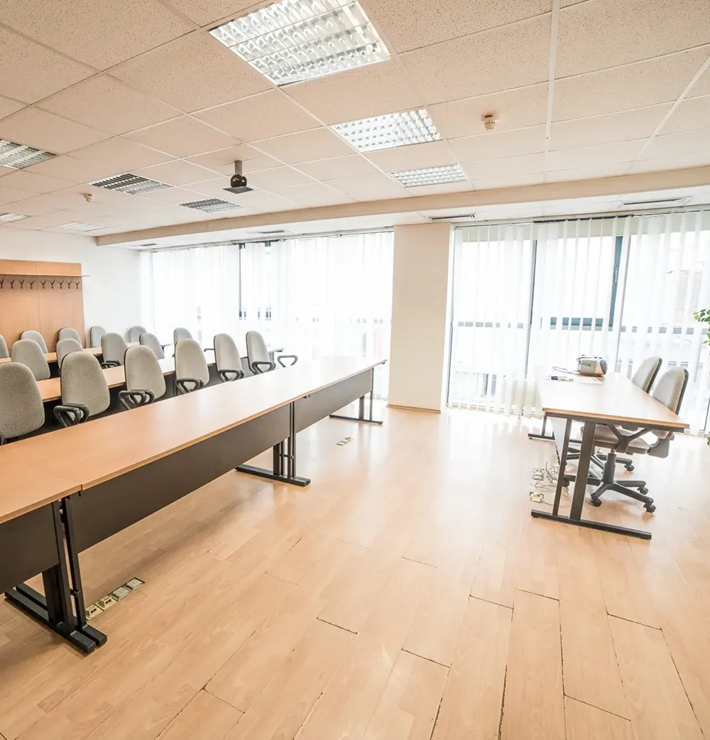 Školiaca miestnosť v Hoteli TeleDom Košice – classroom usporiadanie pre kurzy a semináre