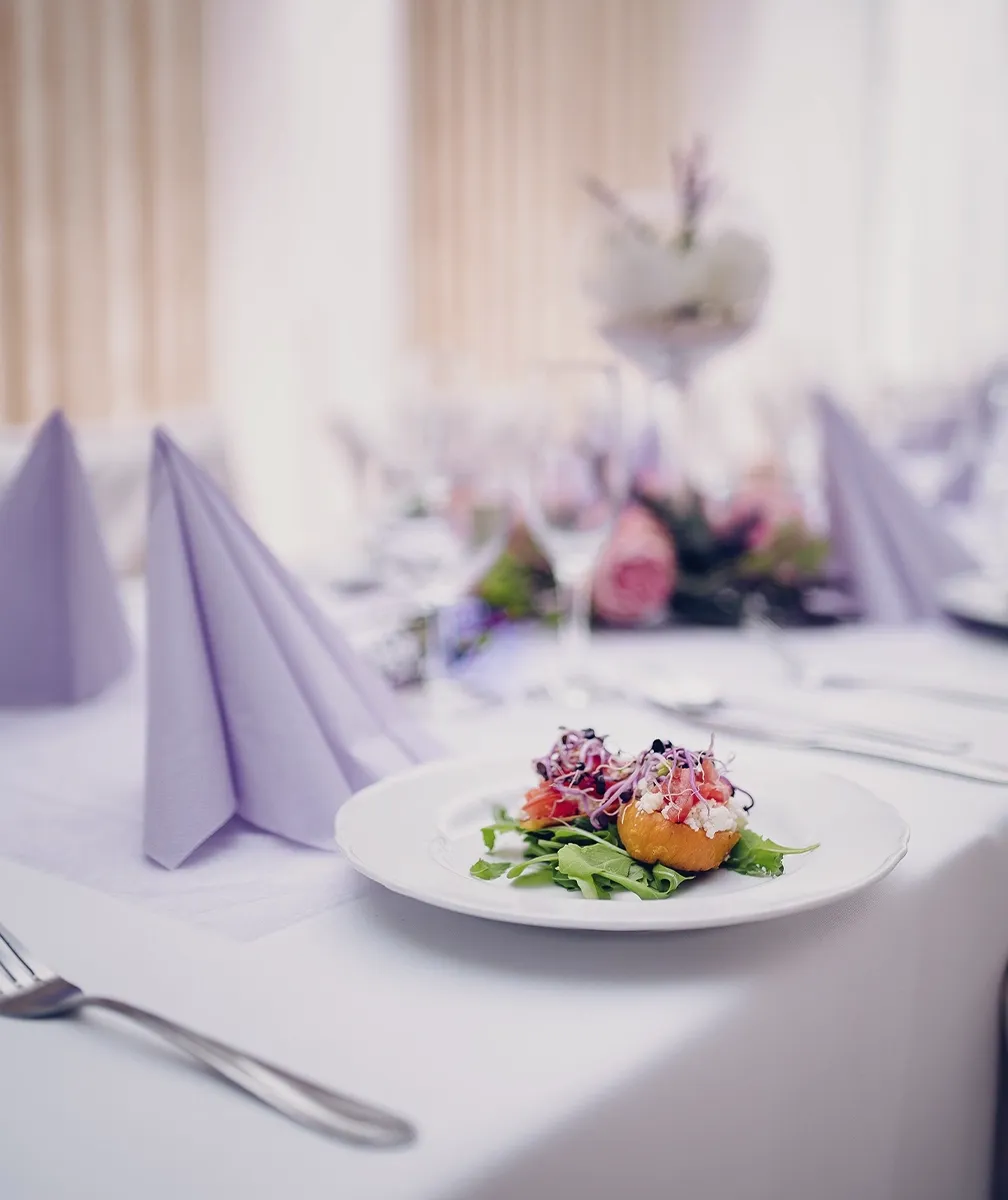 Svadobná hostina v Hoteli TeleDom Košice – elegantne servírovaný predkrm